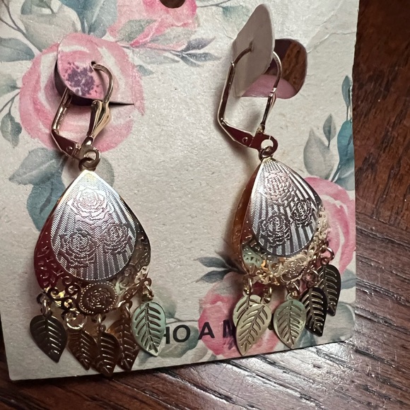NWT Chandelier Earrings - Picture 1 of 2